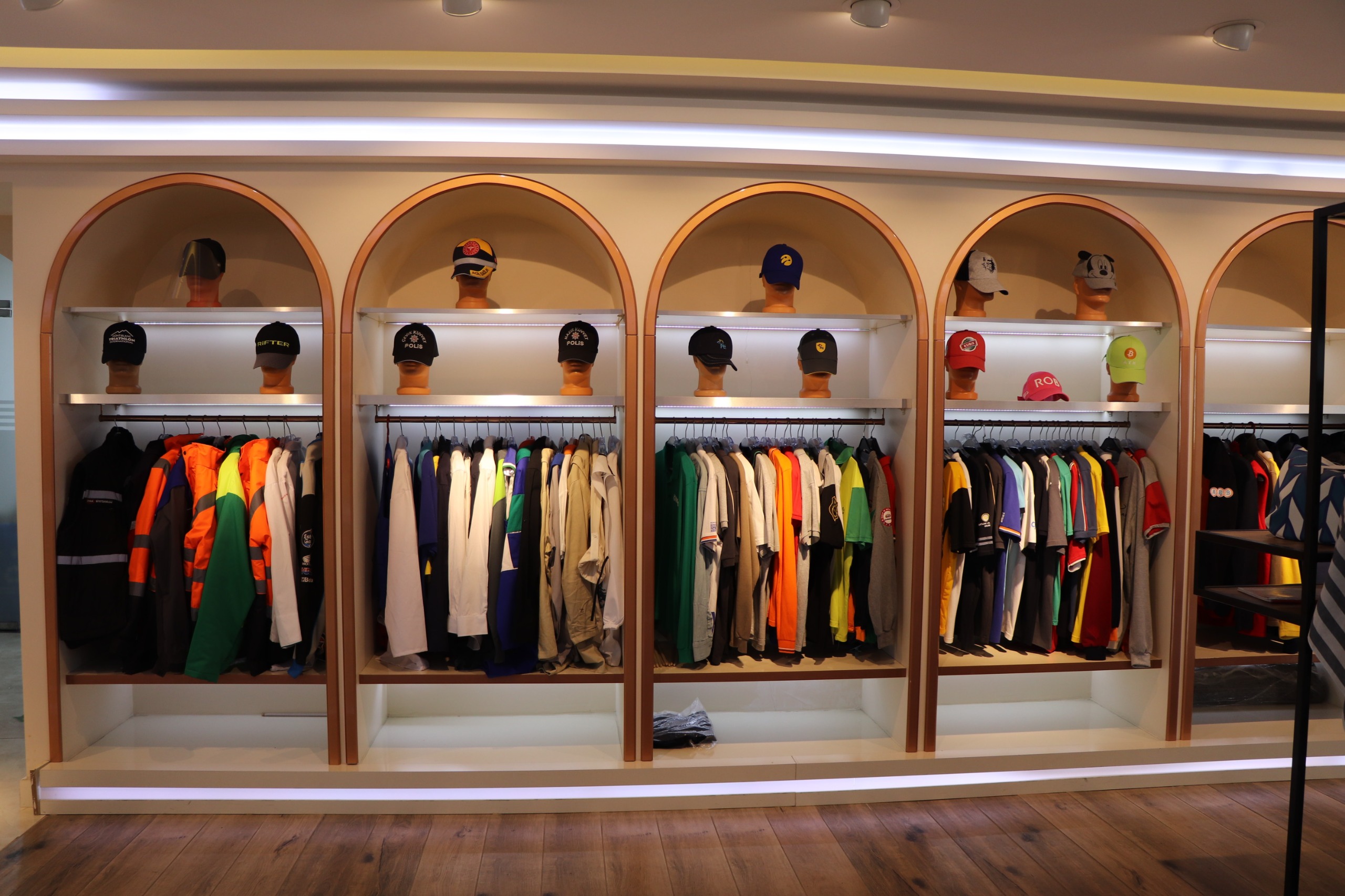 Urun showroomu